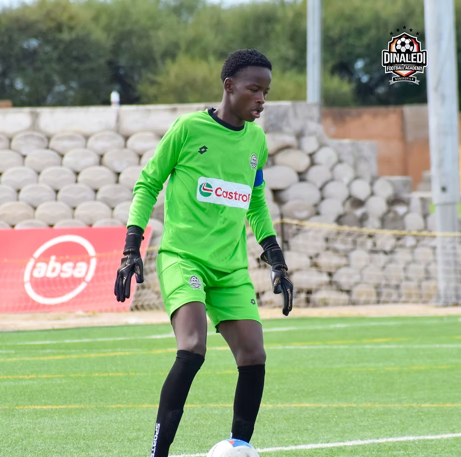 Dinaledi goalkeeper playing out from the back